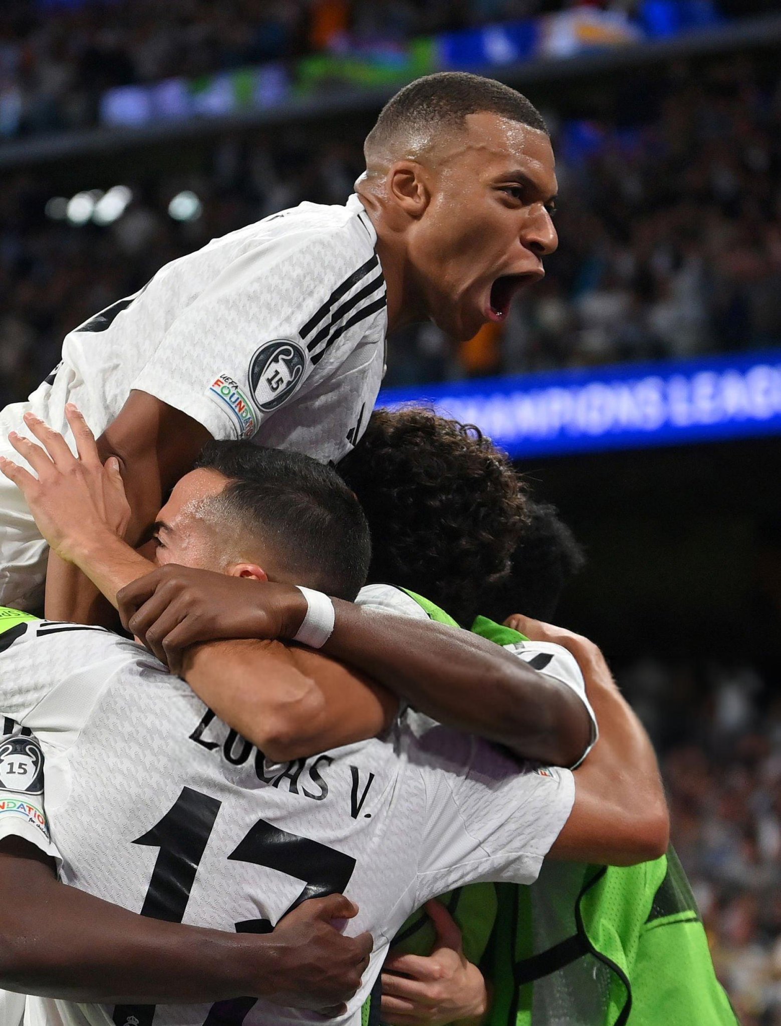 多特蒙德训练开放日;今晨远射贴柱引欢呼;意甲在即;团队化学反应显著 多特蒙德训练开放日;今晨远射贴柱引欢呼;意甲在即;团队化学反应显著